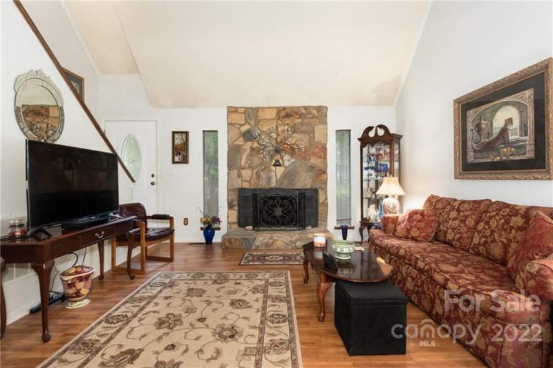 Property image 3 at 5012 Rolling Oak Lane, Charlotte, NC 28227