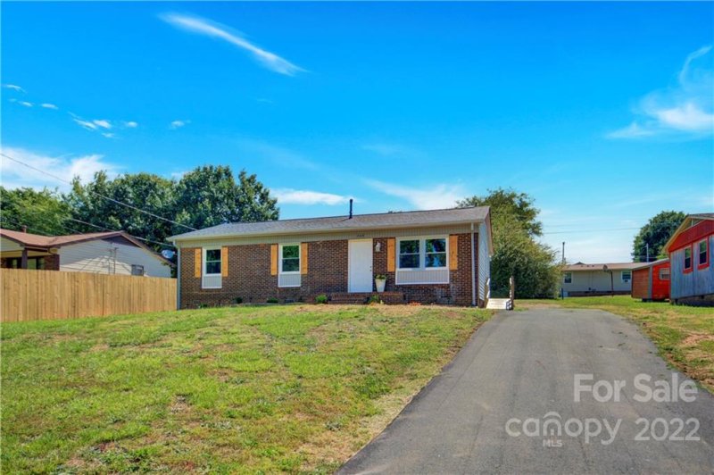 Property image 2 at 706 Belfast Drive, Gastonia, NC 28052