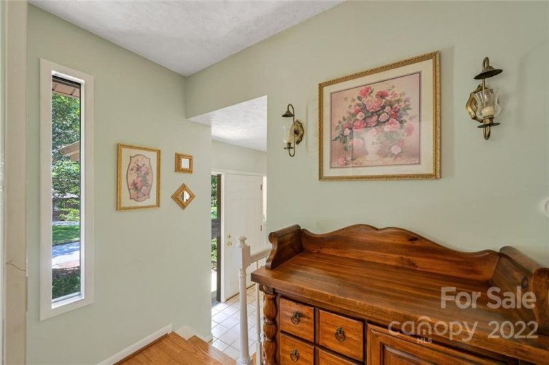 Property image 4 at 205 Summerglen Drive, Asheville, NC 28806