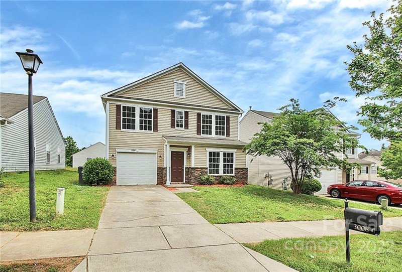 Property image 2 at 3008 Meadow Knoll Drive, Charlotte, NC 28269