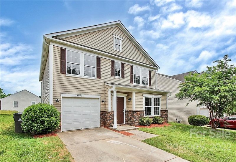 Property image 3 at 3008 Meadow Knoll Drive, Charlotte, NC 28269