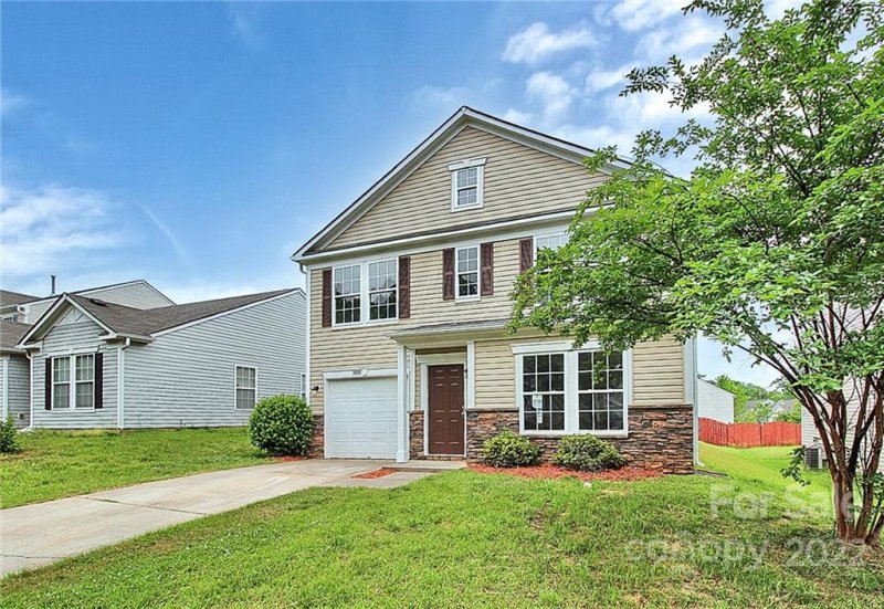 Property image 4 at 3008 Meadow Knoll Drive, Charlotte, NC 28269