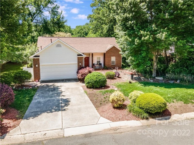 1021 Stinson Glen Lane