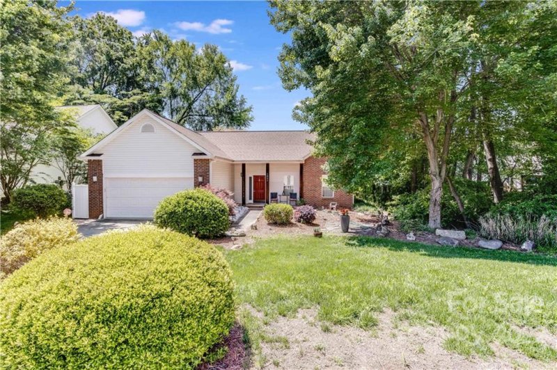 Property image 2 at 1021 Stinson Glen Lane, Charlotte, NC 28214