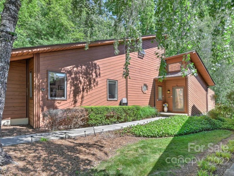 Property image 2 at 610 Woodfield Drive, Asheville, NC 28803