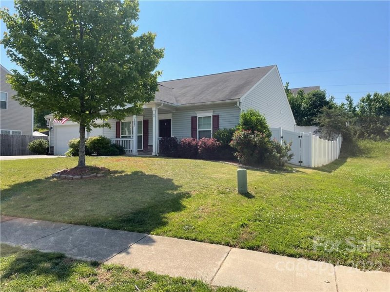 Property image 2 at 1557 Glenbar Court, Clover, SC 29710