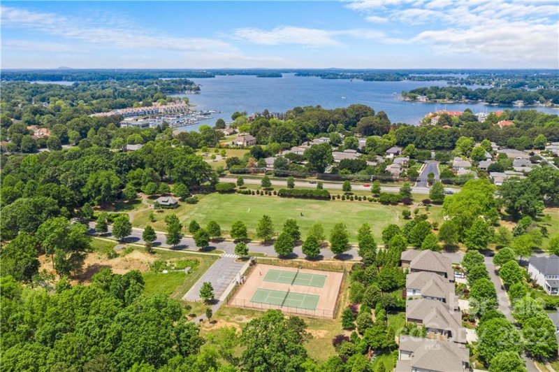 Property image 3 at 17404 Pennington Drive, Cornelius, NC 28031