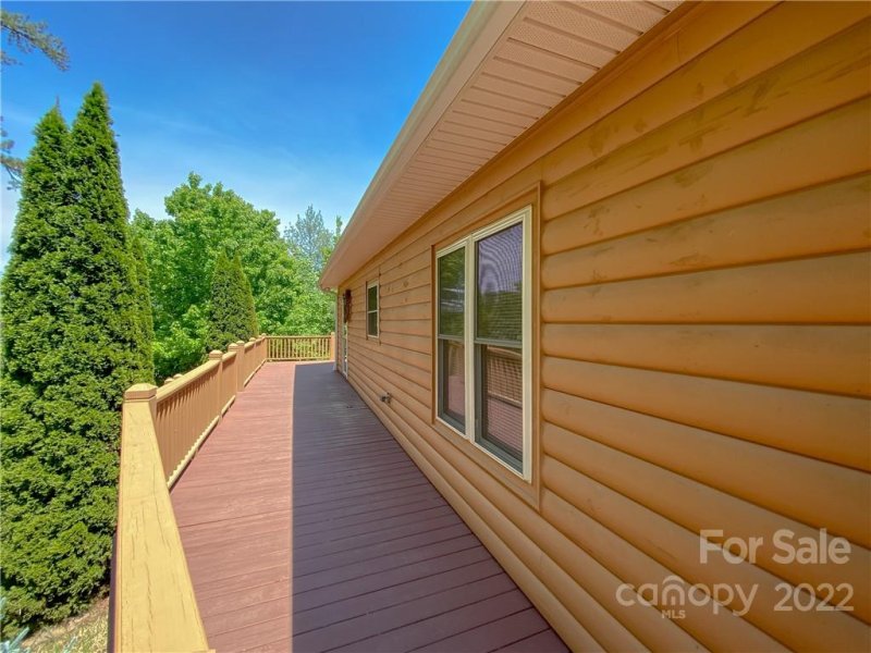Property image 3 at 273 N Rhododendron Road, Almond, NC 28702