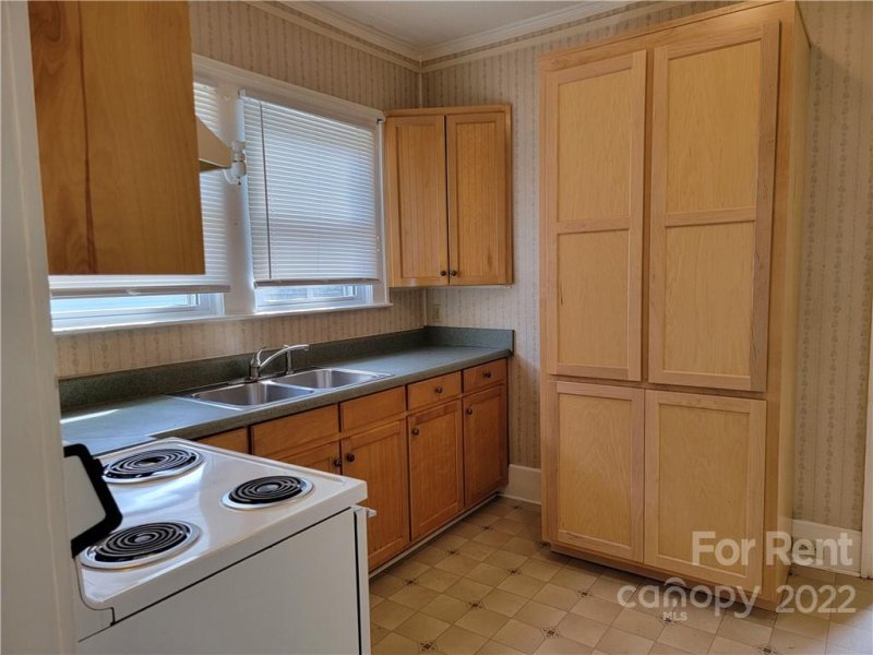 Property image 3 at 213 New Hope Road, Gastonia, NC 28054