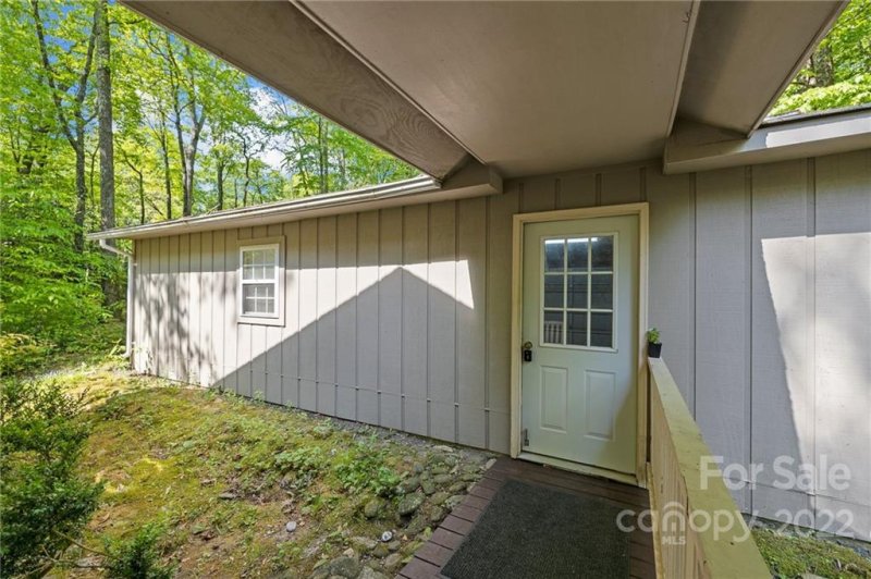 Property image 4 at 124 Sweetwater Ridge, Burnsville, NC 28714