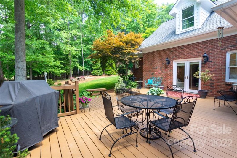 Property image 3 at 7217 St Clair Drive, Charlotte, NC 28270