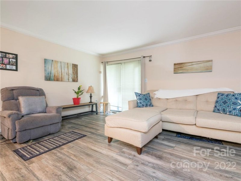 Property image 4 at 5012 Sardis Road, Charlotte, NC 28270