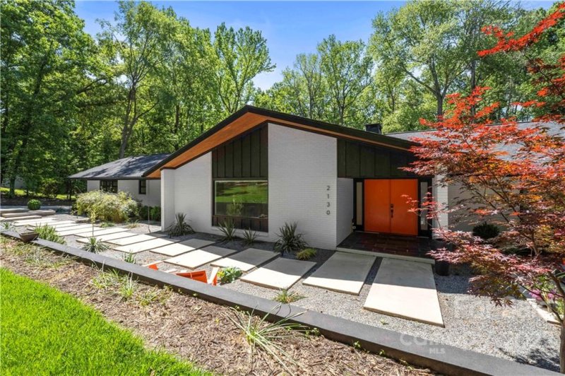 Property image 2 at 2130 Valencia Terrace, Charlotte, NC 28226