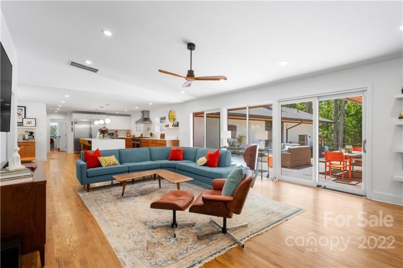 Property image 3 at 2130 Valencia Terrace, Charlotte, NC 28226