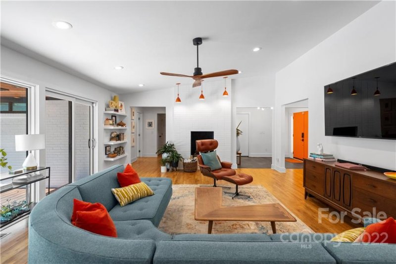 Property image 4 at 2130 Valencia Terrace, Charlotte, NC 28226