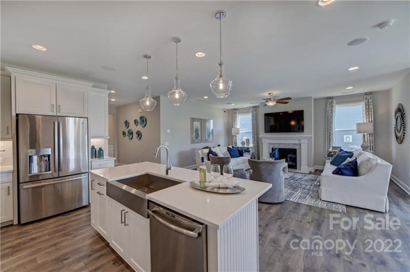1043 Chalet Lane
