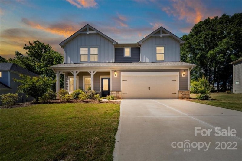 2009 Poplar Ridge Drive