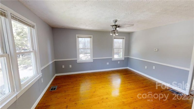 Property image 5 at 25 Indiana Avenue, Asheville, NC 28806