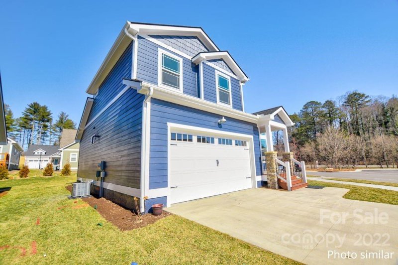 Property image 3 at 299 Windy Acres Knoll Drive, Hendersonville, NC 28792