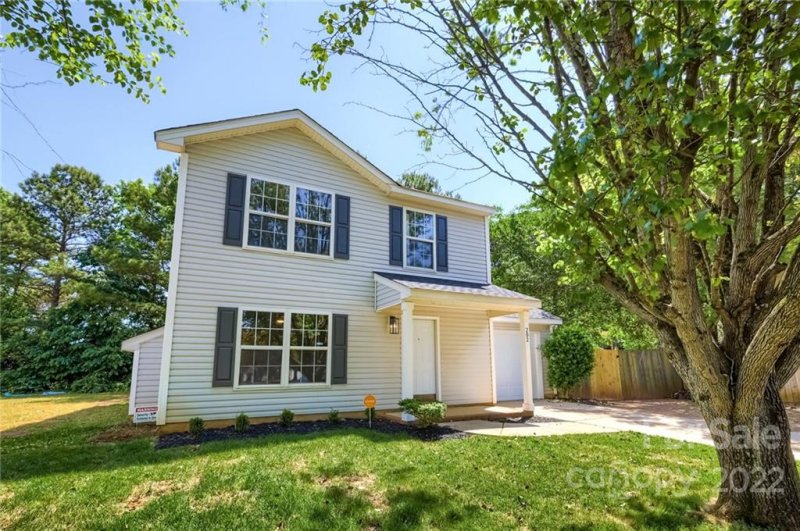 Property image 2 at 202 Kingville Drive, Charlotte, NC 28213