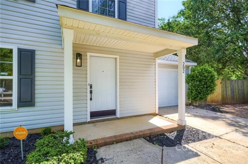 Property image 3 at 202 Kingville Drive, Charlotte, NC 28213