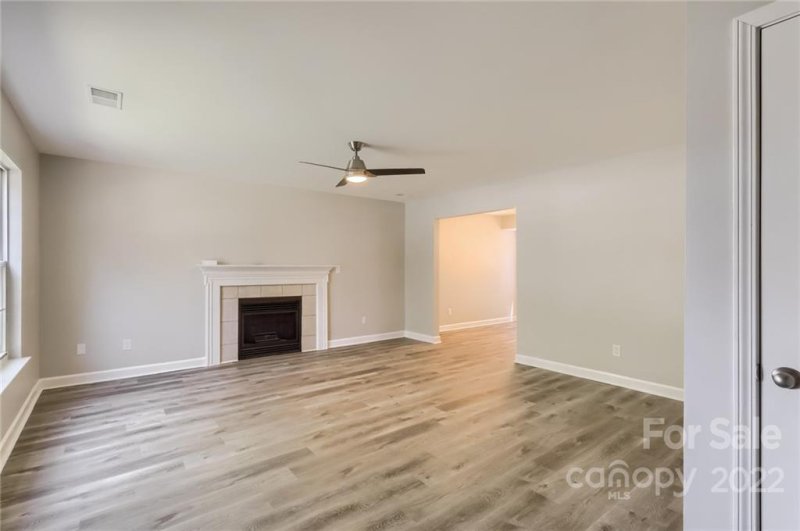 Property image 4 at 202 Kingville Drive, Charlotte, NC 28213