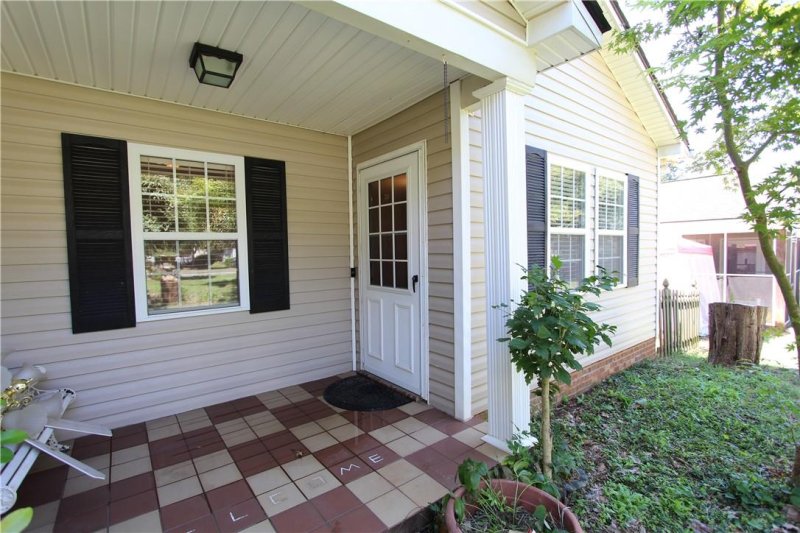 Property image 2 at 919 Wainwright Avenue, Charlotte, NC 28206