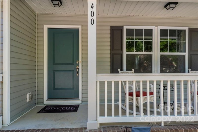 Property image 2 at 400 Beverly Circle, Charlotte, NC 28270