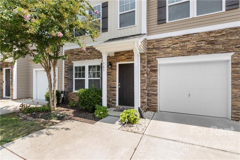 Property image 2 at 361 Battery Circle, Clover, SC 29710