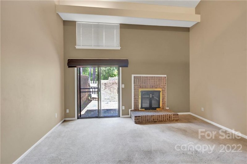 Property image 3 at 8005 Charter Oak Lane, Charlotte, NC 28226