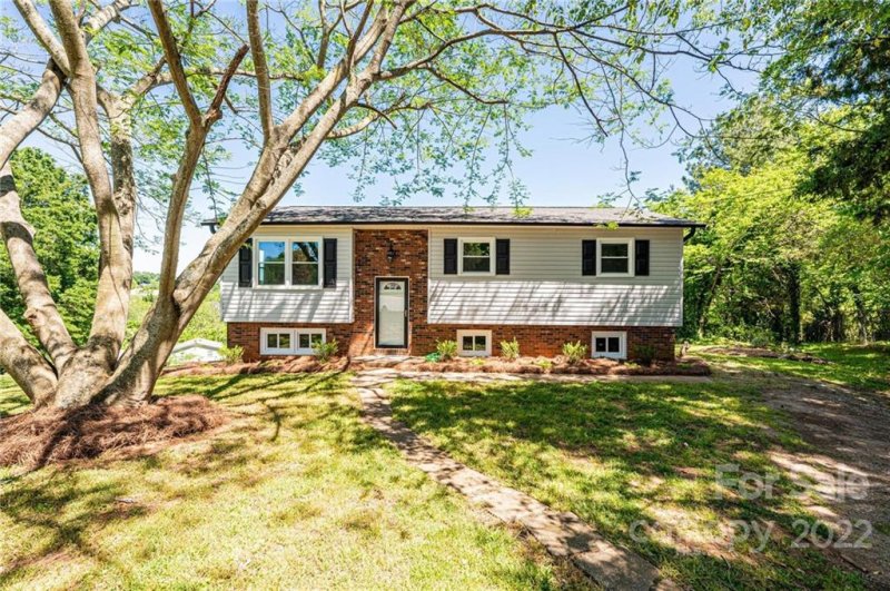 Property image 2 at 119 Kilborne Drive, Newton, NC 28658