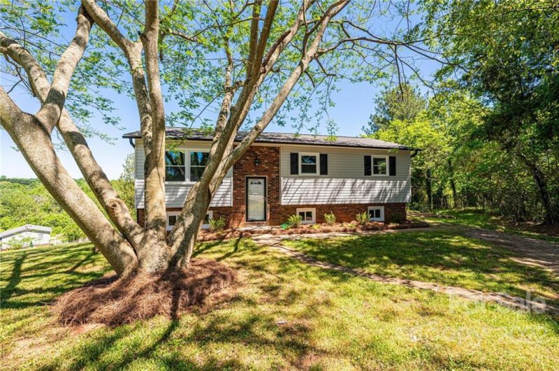 Property image 3 at 119 Kilborne Drive, Newton, NC 28658