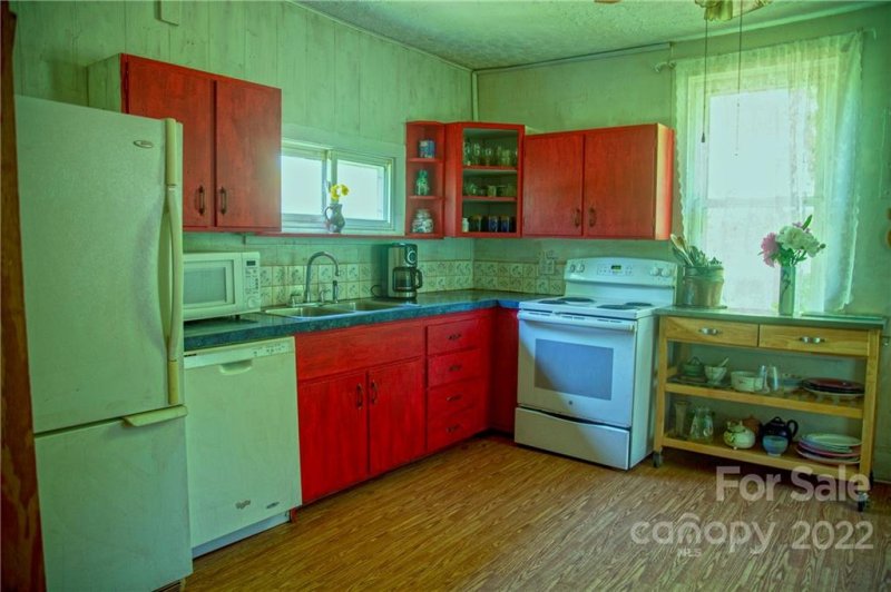 Property image 3 at 111 Altamahaw Avenue, Black Mountain, NC 28711