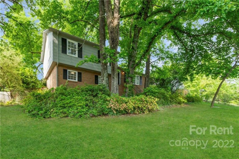 Property image 3 at 929 Eaglewood Avenue, Charlotte, NC 28212