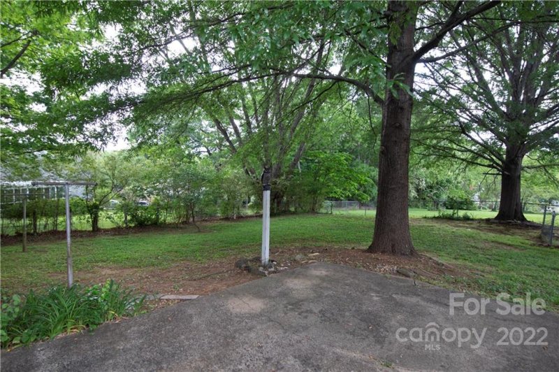Property image 3 at 1340 36th Avenue Drive, Hickory, NC 28601
