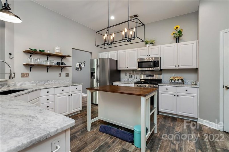 Property image 5 at 700 Jordans Pond Lane, Charlotte, NC 28214