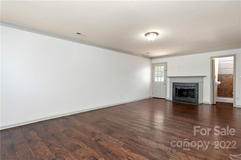 Property image 3 at 7508 Crestside Lane, Charlotte, NC 28227