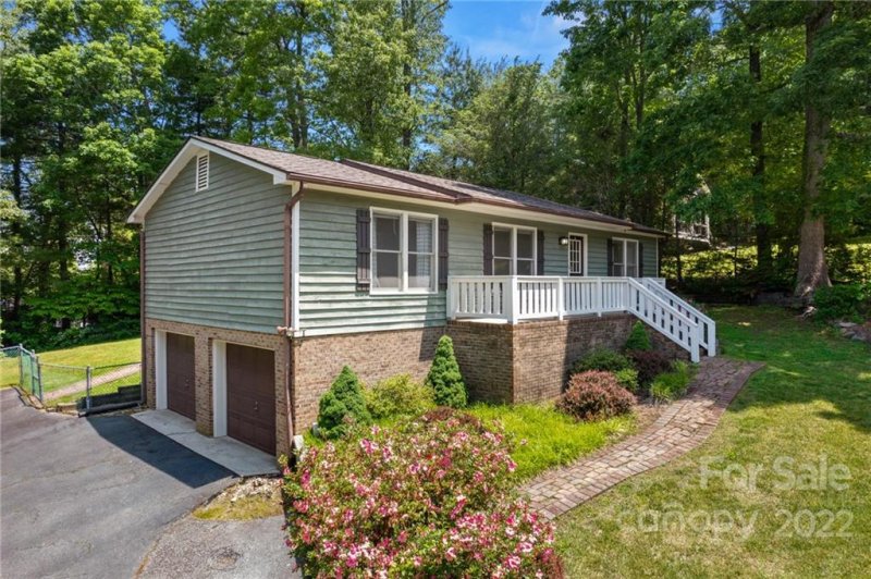 Property image 2 at 106 Cinnamon Way, Flat Rock, NC 28731