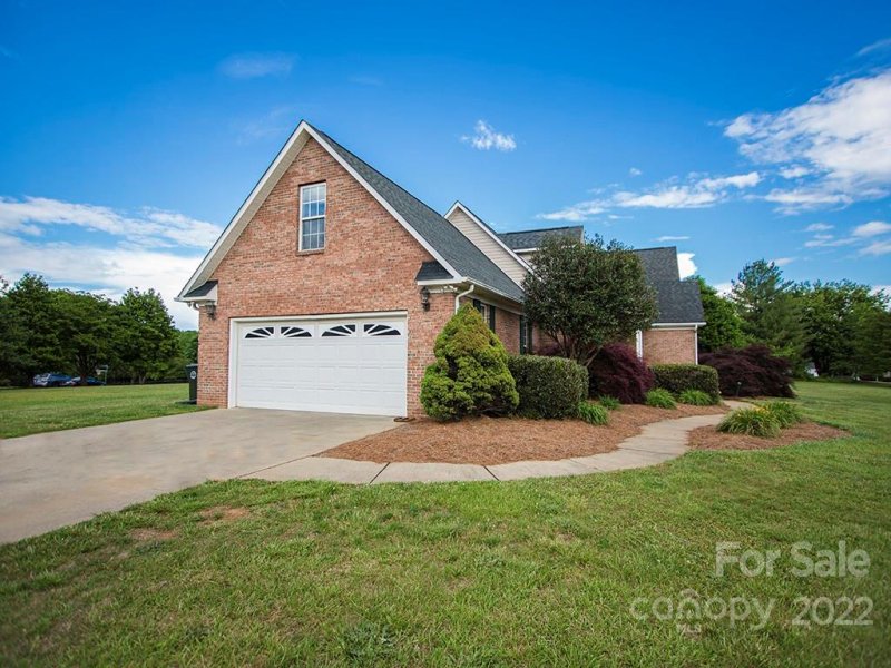 Property image 2 at 603 Sandycrest Drive, Cherryville, NC 28021