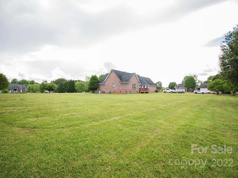 Property image 3 at 603 Sandycrest Drive, Cherryville, NC 28021