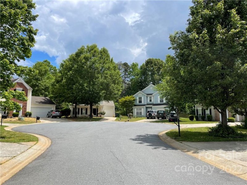 Property image 3 at 7015 Indian Ridge Lane, Charlotte, NC 28214