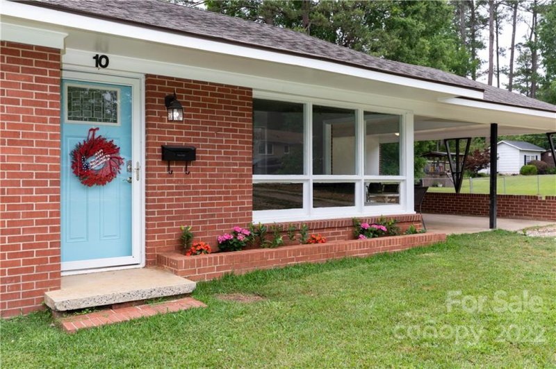 Property image 3 at 10 Burnett Drive, York, SC 29745