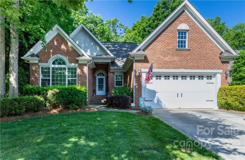 2131 Eskridge Terrace