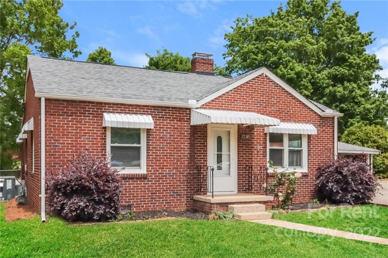 Property image 2 at 1214 Mitchell Avenue, Statesville, NC 28677