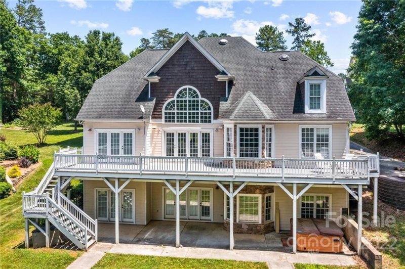 2505 Camelia Pointe Drive