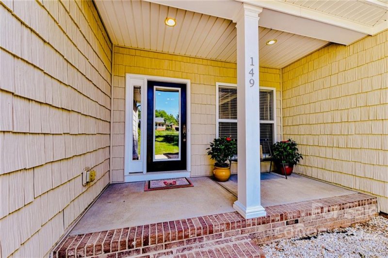 Property image 3 at 149 Canterbury Place Road, Mooresville, NC 28115