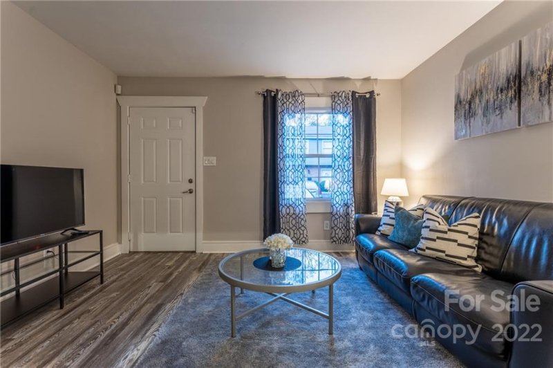 Property image 2 at 638 Chipley Avenue, Charlotte, NC 28205