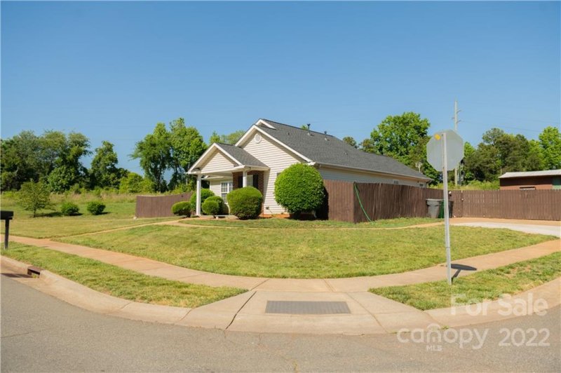 Property image 2 at 5602 Windy Valley Drive, Charlotte, NC 28208