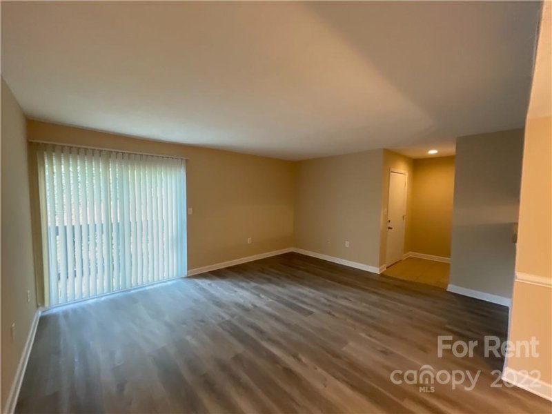 Property image 4 at 5012 Sardis Road, Charlotte, NC 28270