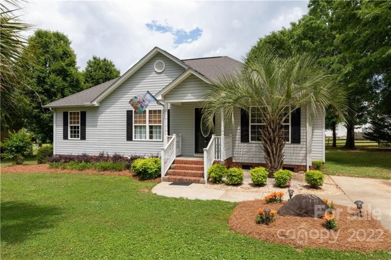 876 Robertson Road